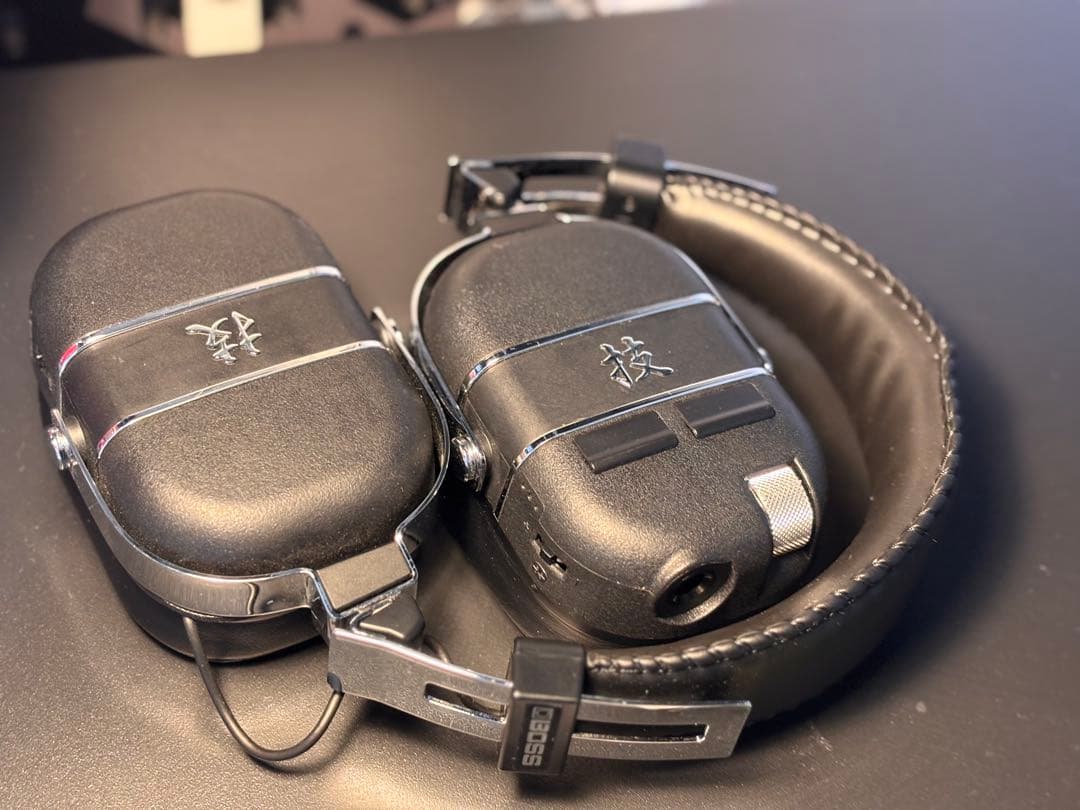 【美品＋多機能ケーブル付】BOSS WAZA-AIR ワイヤレスギターアンプ BOSS - WAZA-AIR | Wireless Personal Guitar Amplification System