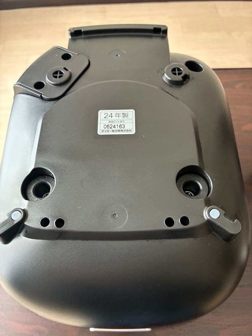 タイガー魔法瓶(TIGER) 炊飯器 3合 24年製