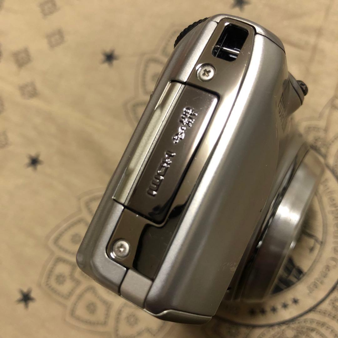 美品 FUJIFILM FinePix F800EXR デジカメ コンデジ