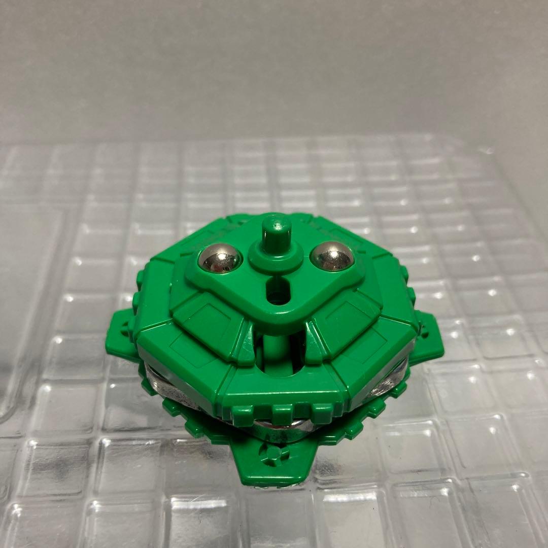 ドラシエル メタルボールディフェンサー 爆転シュートベイブレード