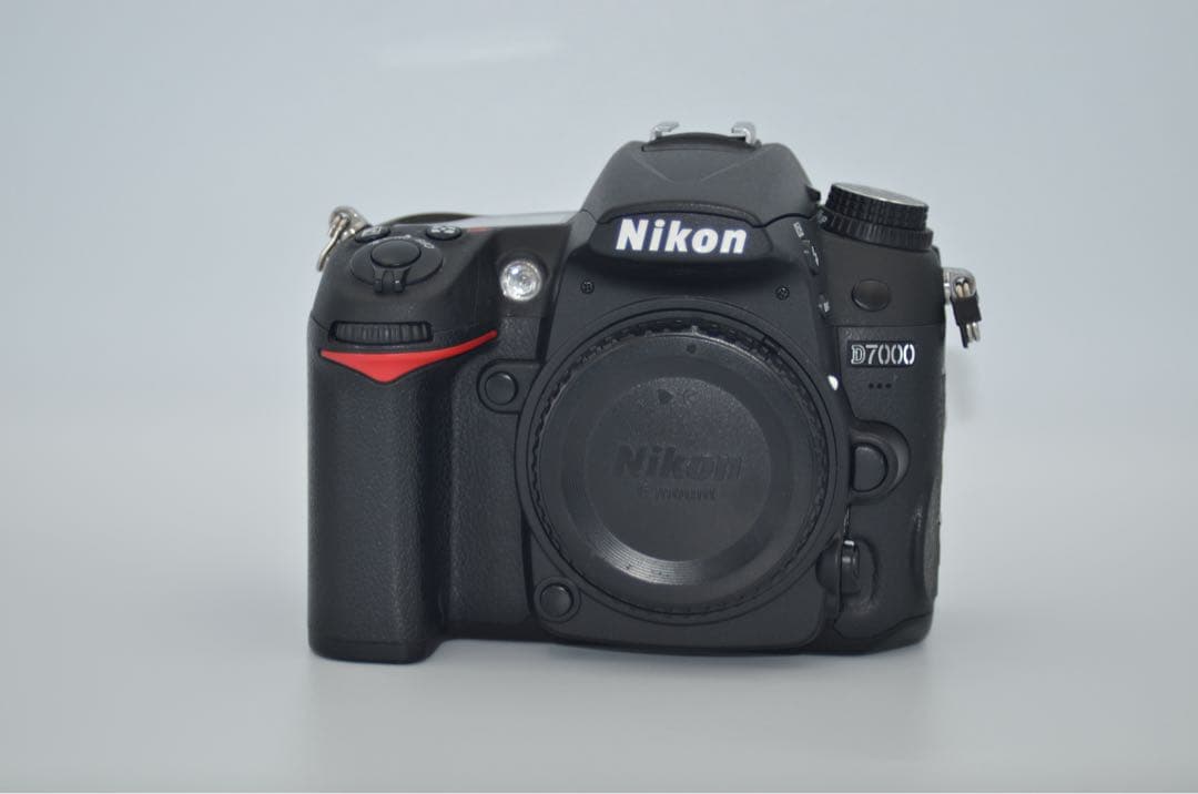 Nikon D7000 デジタル一眼レフ カメラ