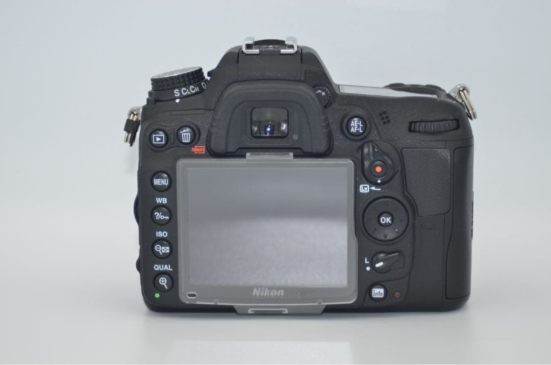 Nikon D7000 デジタル一眼レフ カメラ