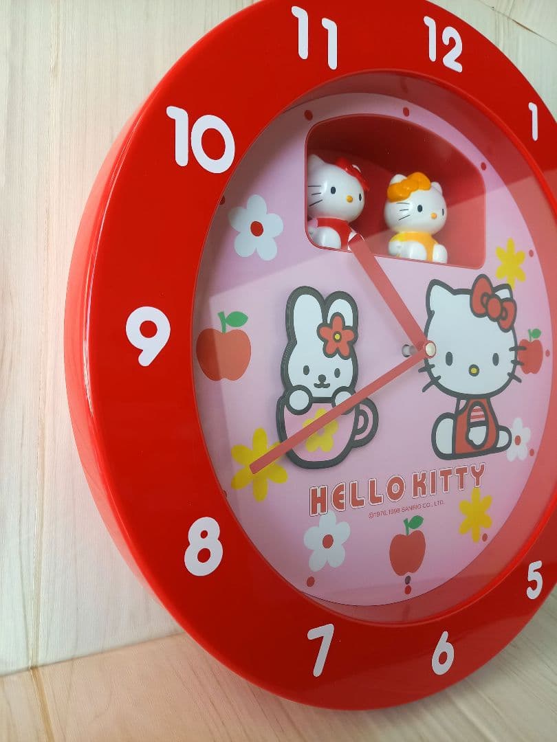 ハローキティ壁掛け時計振り子時計からくり時計 - メルカリ