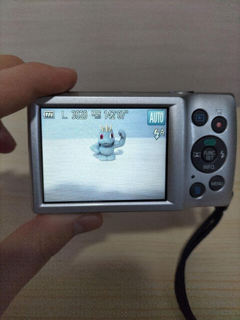 【ほぼ未使用】Canon　IXY 180　コンパクトデジタルカメラ　PC2275