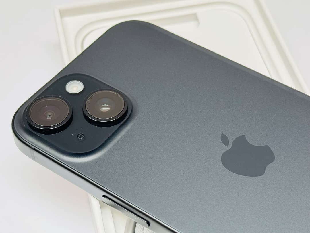 【新品未使用品】iPhone 15 128GB★黒★SIMフリー★+おまけ★