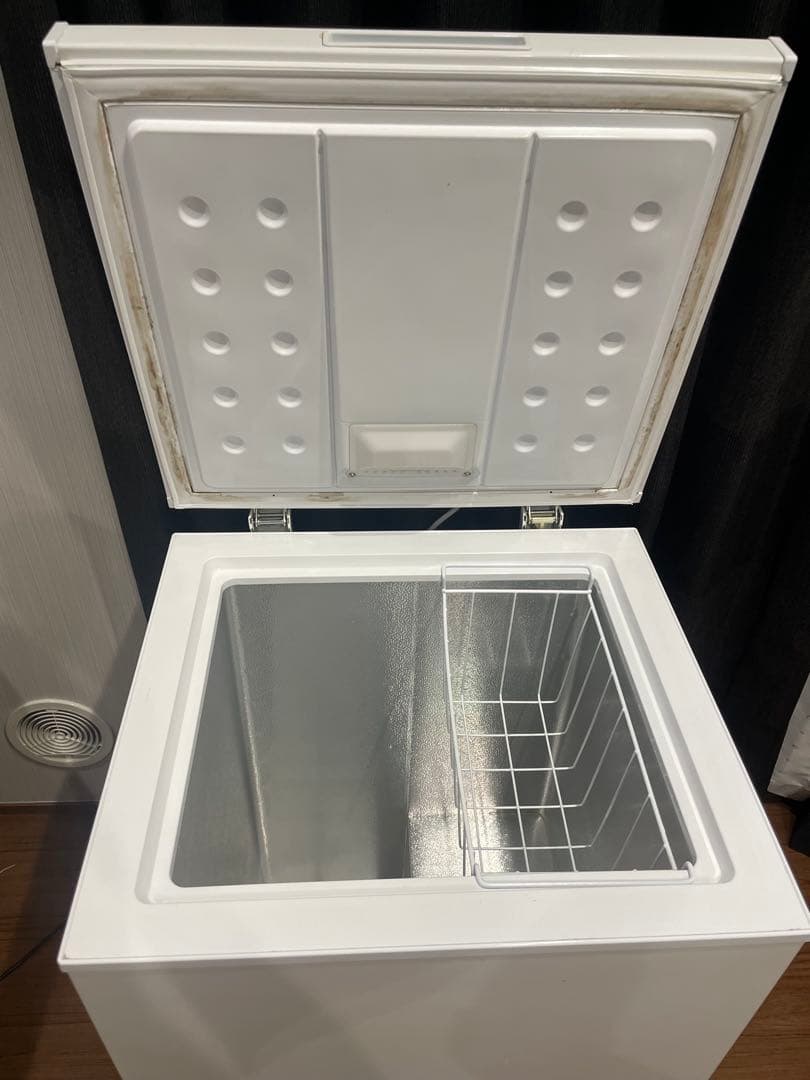h*h様 ホワイト チェスト型冷凍庫