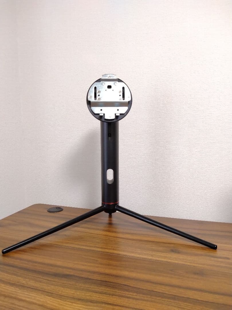 innocn モニタースタンド 49インチ 次世代のゲーム体験：INNOCNの49インチウルトラワイドモニターがプレイ