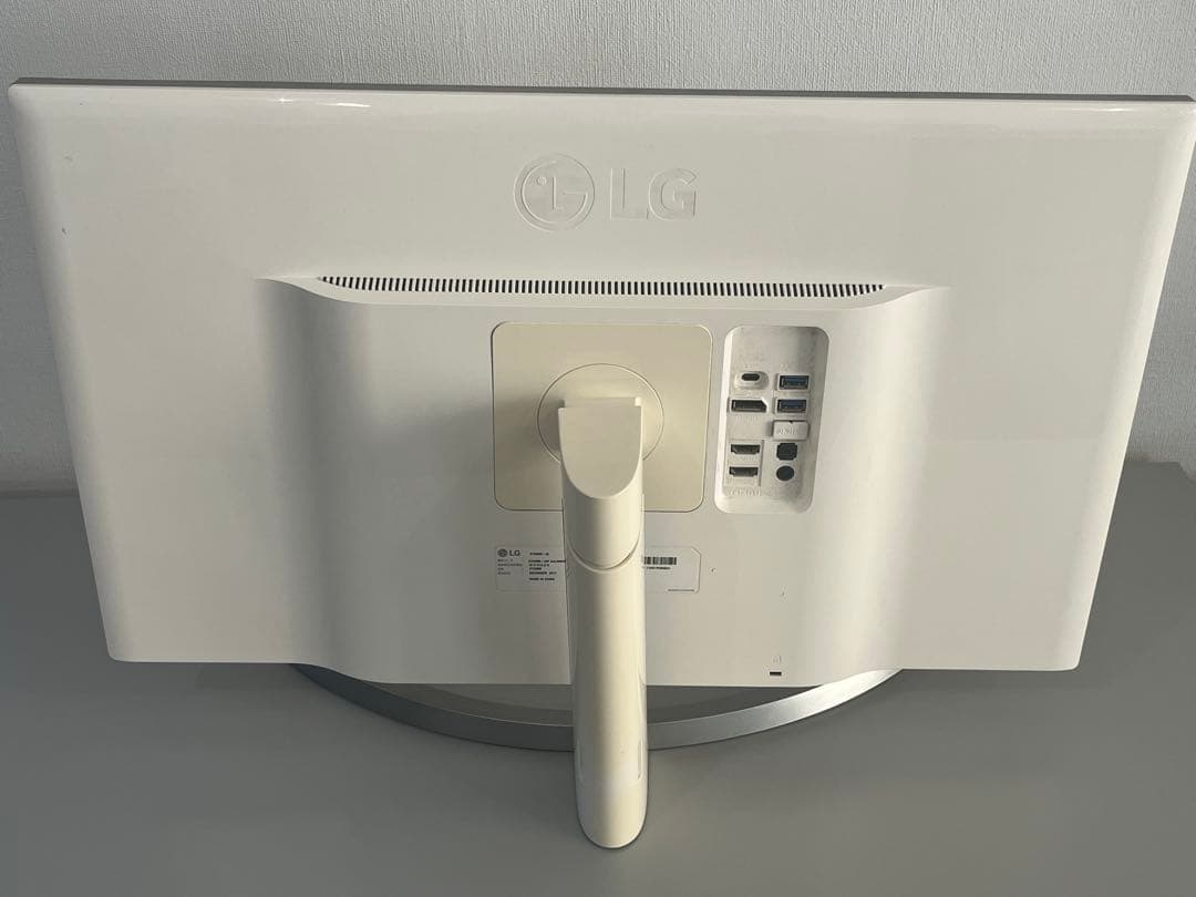 LG UltraHD 27インチ 4K ディスプレイ 27UD88-W