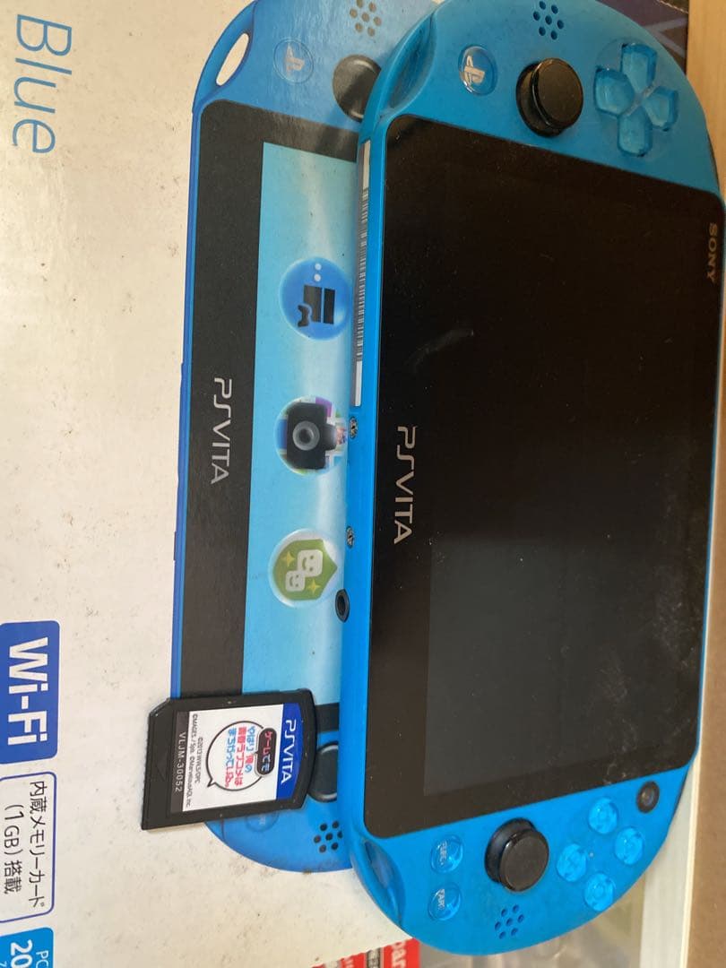 PlayStation®Vita（PCH-2000シリーズ） Wi-Fiモデル… Amazon | PlayStation Vita Wi-Fiモデル ブラック (PCH-2000ZA11