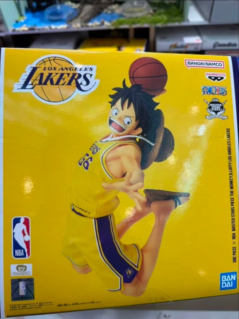 すぐ発送可NBALAKERSレイカーズルフィ フィギュアワンピースベースショップ NBA LAKERS レイカーズ ルフィ フィギュア ワンピースベースショップ