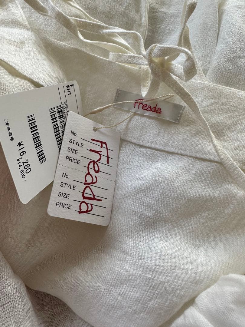 【新品未使用】【フリーダ】半袖ブラウス　ホワイト