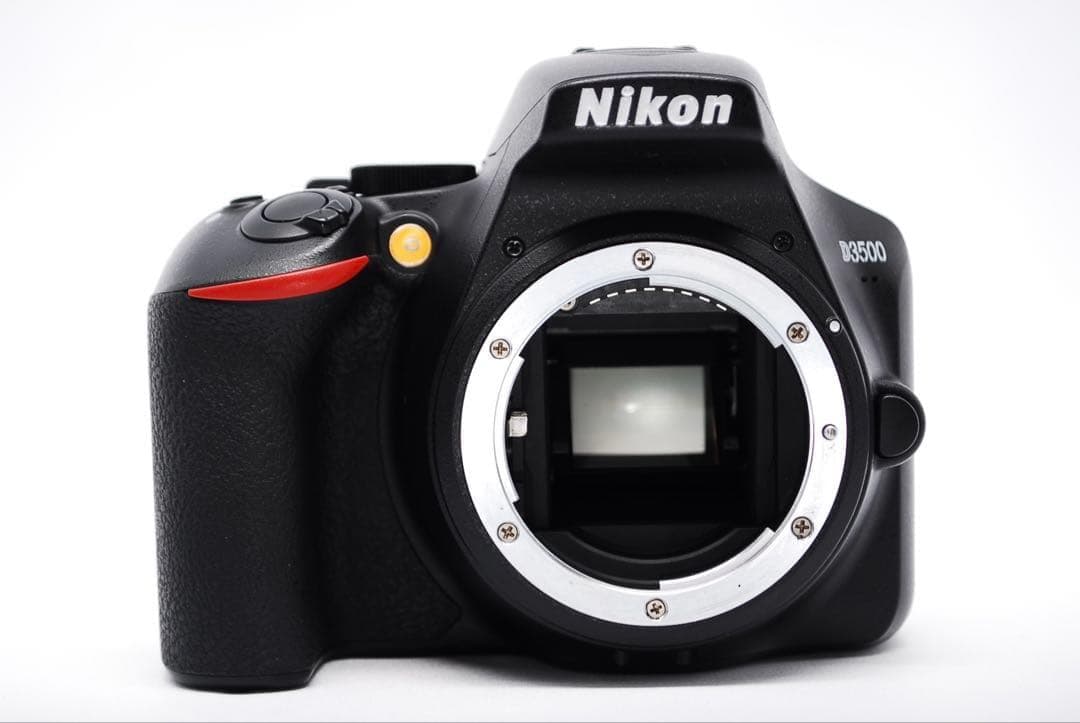 美品✨ Nikon D3500✨爆速オートフォーカス✨手ぶれ補正付き✨一眼レフ