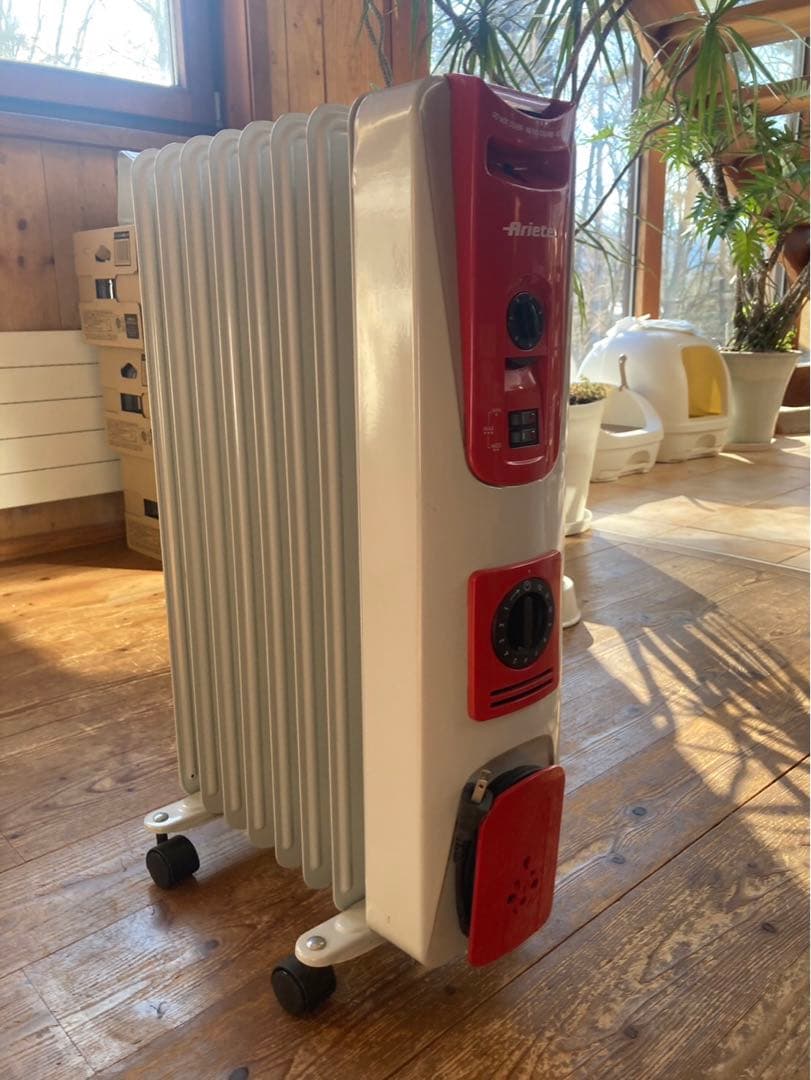 Ariete オイルヒーター 1200W キャスター付き 静音 暖房 Amazon | Joy Pebble ヒーター オイルヒーター 1200W 8畳対応 ダイヤル