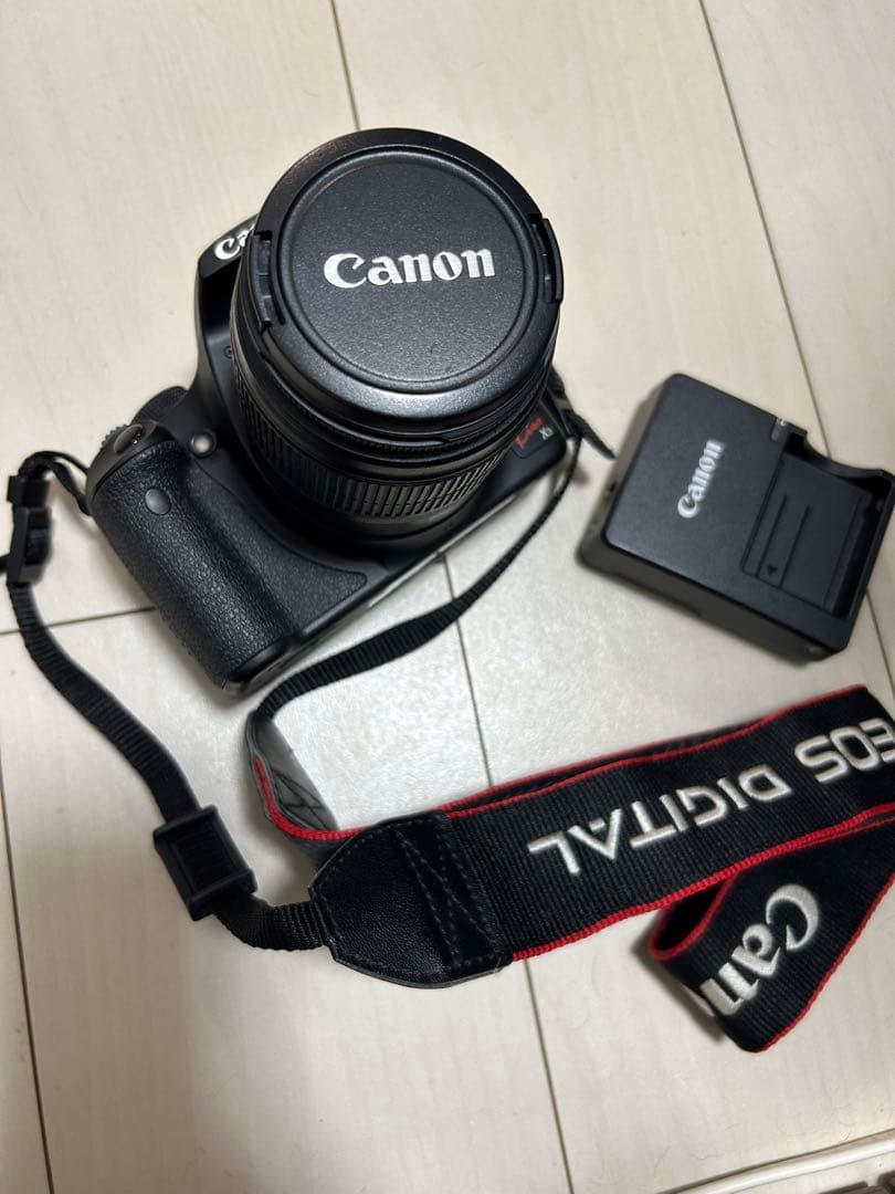 Canon EOS Kiss X3 一眼レフ　カメラ
