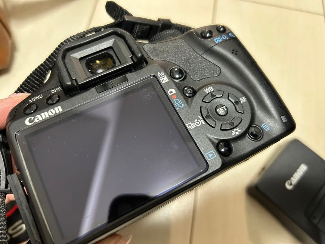 Canon EOS Kiss X3 一眼レフ　カメラ