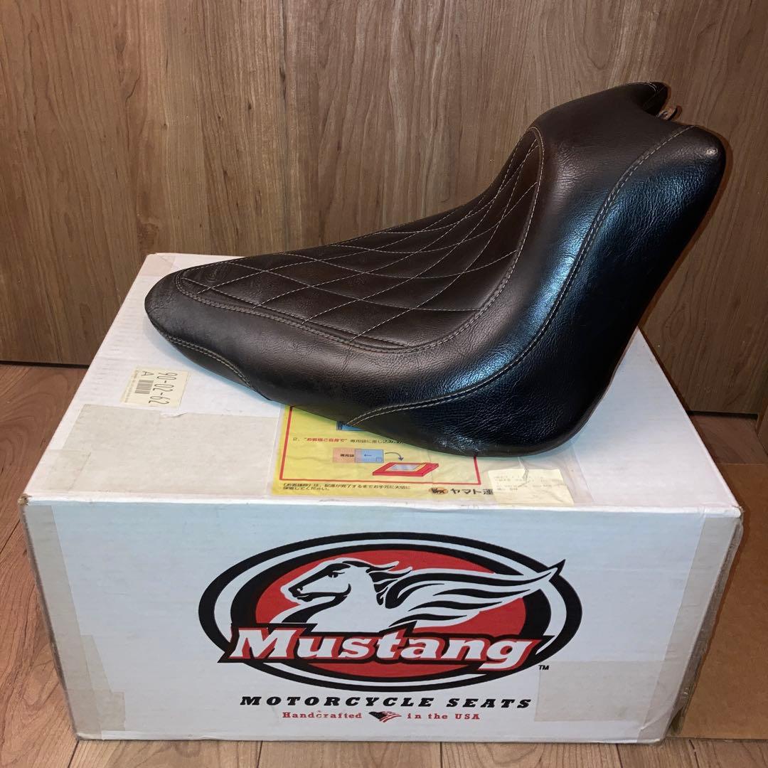 マスタング　ソロシート　ソフテイル用 Amazon | マスタング Mustang シート ソロ ワイド ツーリング