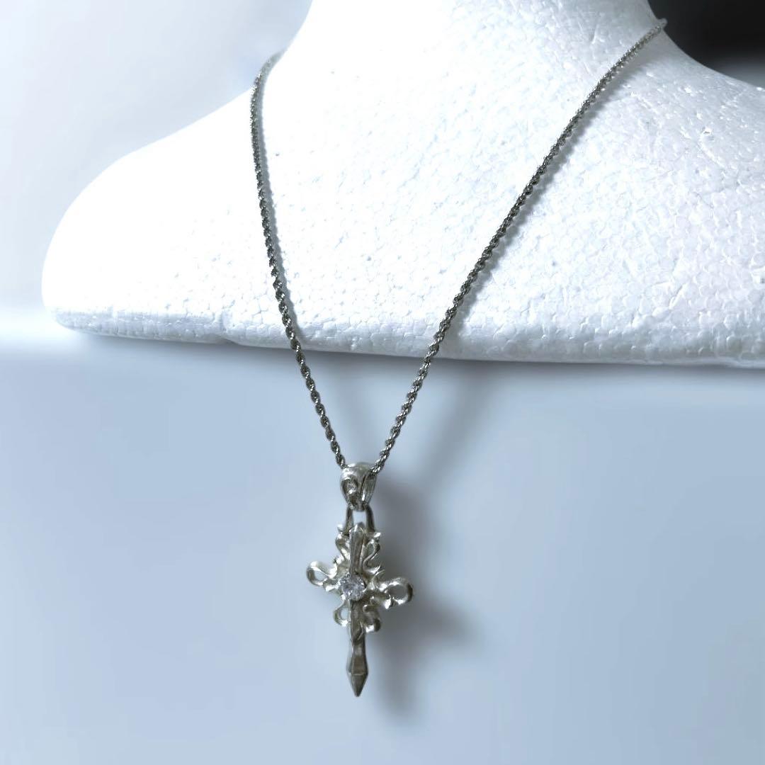 シルバークロスモチーフペンダントの通販はau PAY マーケット - 輸入