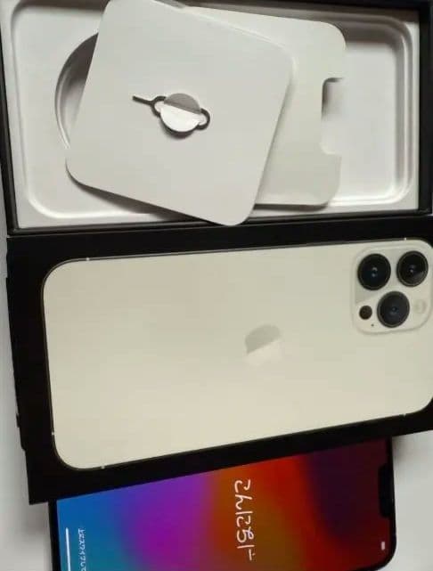 Apple iPhone 13 Pro Maxシルバー 256GB 手帳ケース付