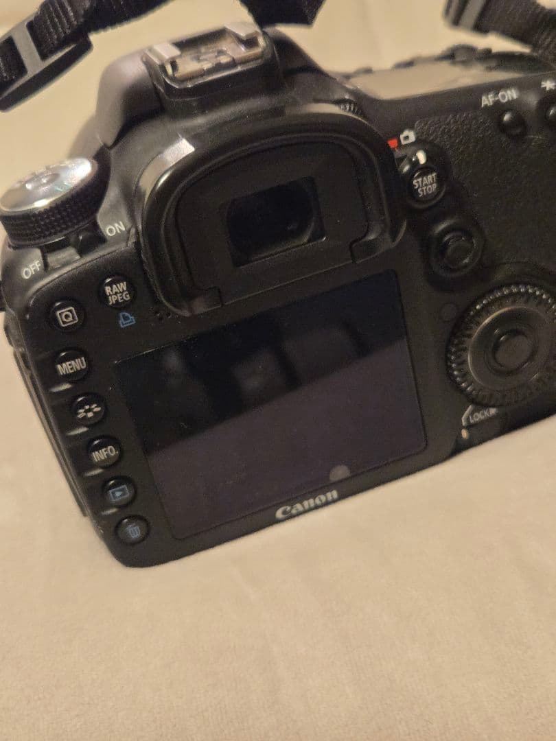 Canon EOS 7D デジタル一眼レフ カメラ