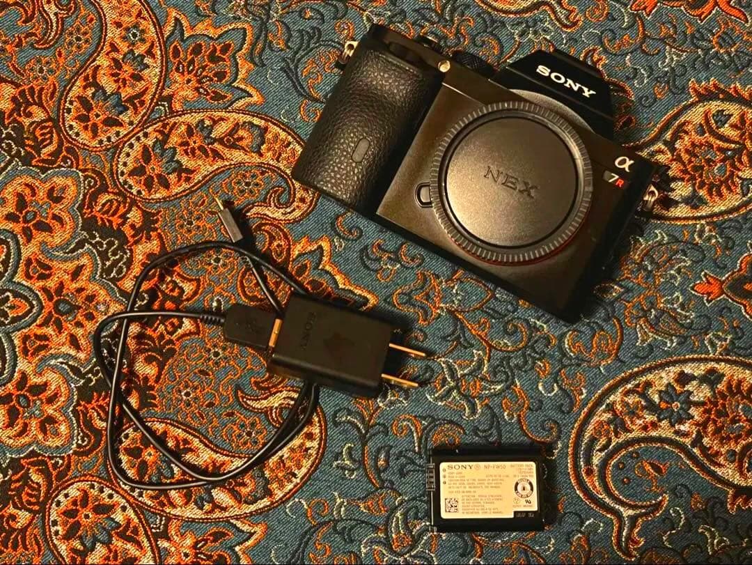 SONY α7R フルサイズミラーレス一眼カメラ 高画素機 ILCE-7R 本体