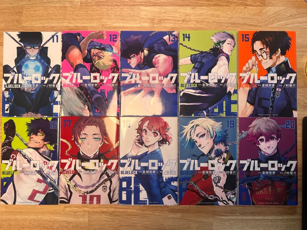 ブルーロック 全巻(1-33) 12巻以外全て初版 ポストカード付き
