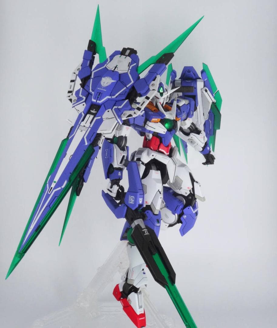 MG ダブルオークアンタフルセイバー 改修　完成品 MG ダブルオークアンタフルセイバー 完成