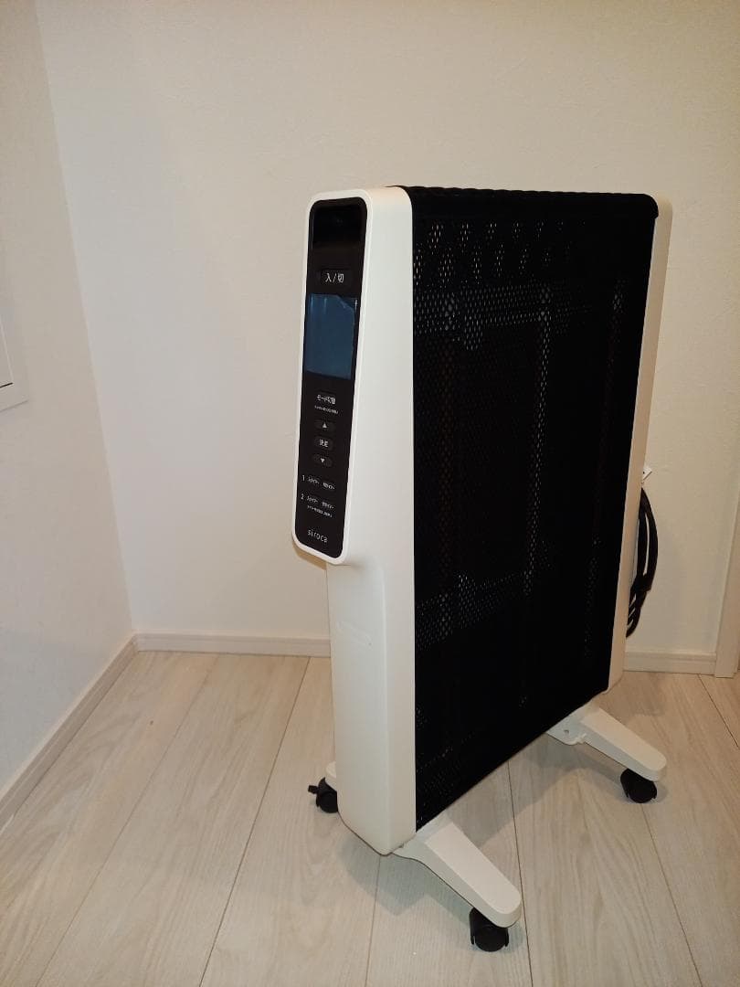 【極美品】シロカ SN-M451 遠赤軽量ヒーター かるポカ 2024年製