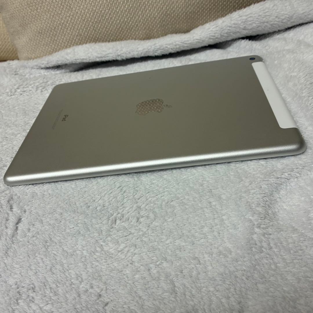 iPad 第6世代 32GB Wi-Fi+Cellular