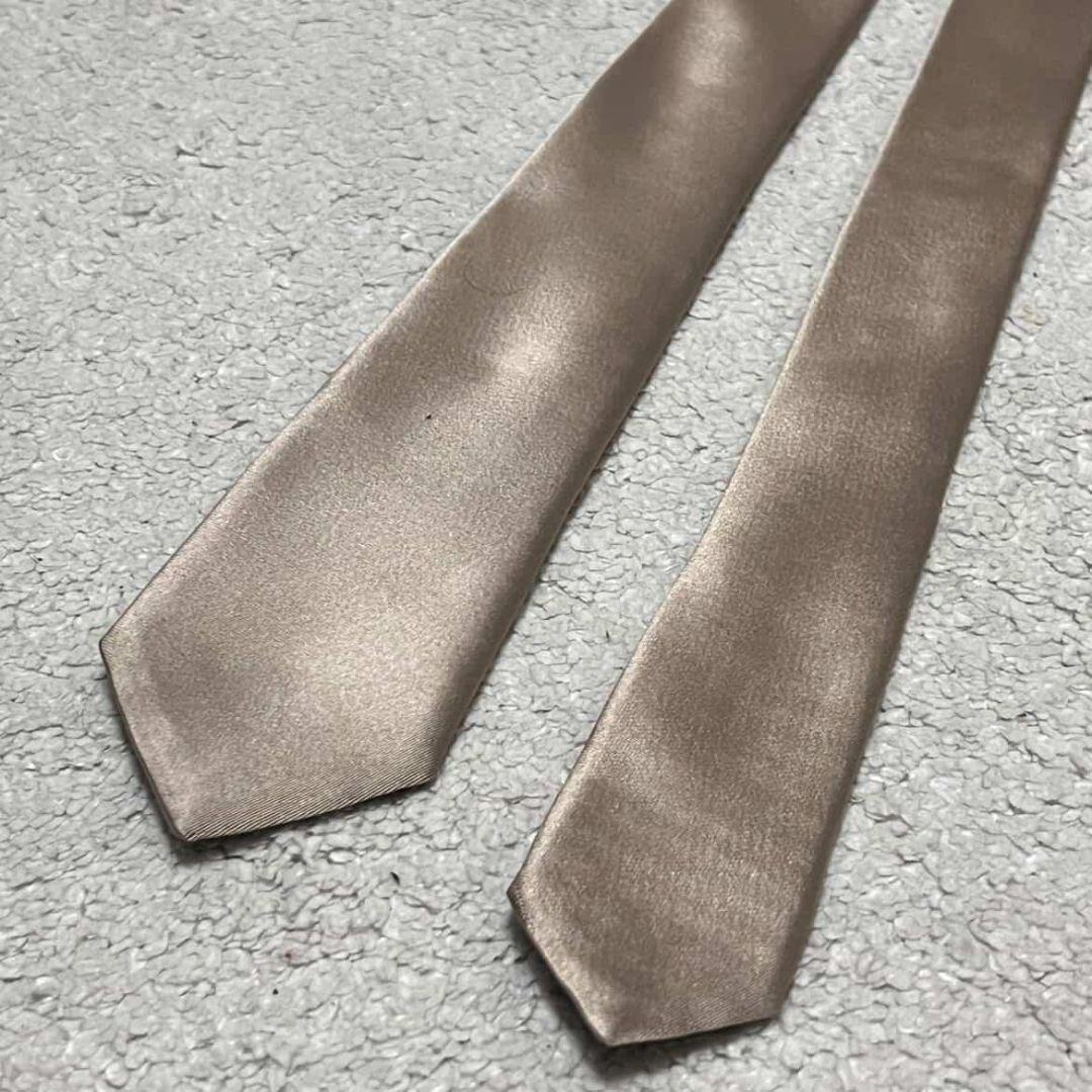 ✨️未使用級✨️アルマーニコレツォーニ ネクタイ 無地 光沢 肉厚