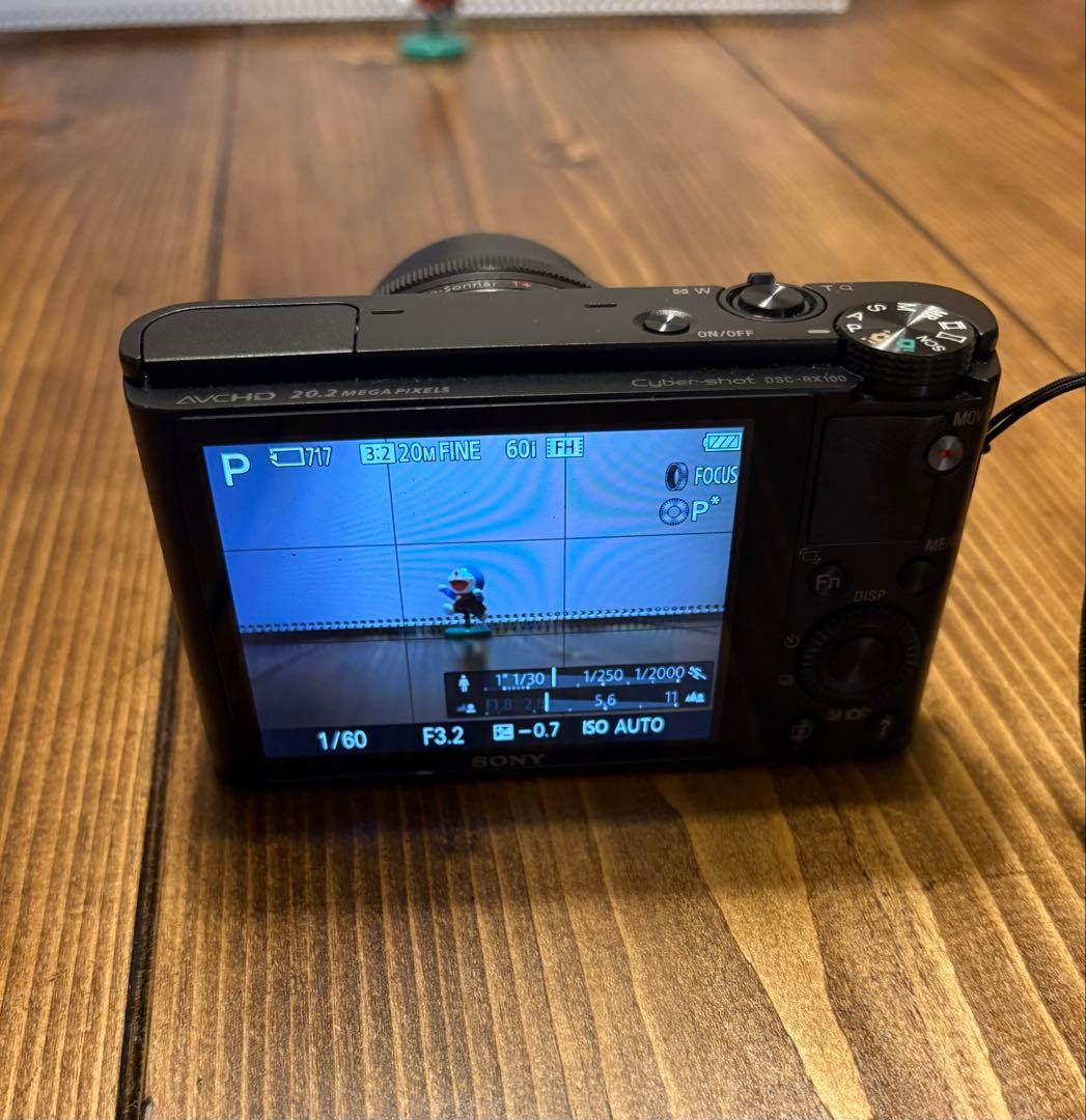 SONY RX100 初代、予備バッテリー、Zeiss製ケース付き