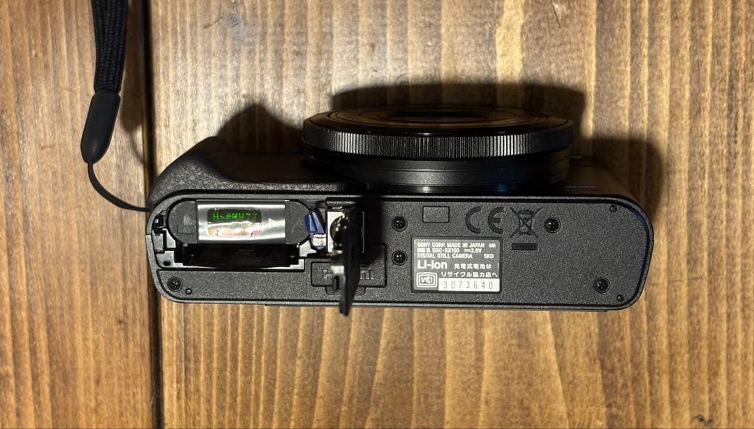 SONY RX100 初代、予備バッテリー、Zeiss製ケース付き