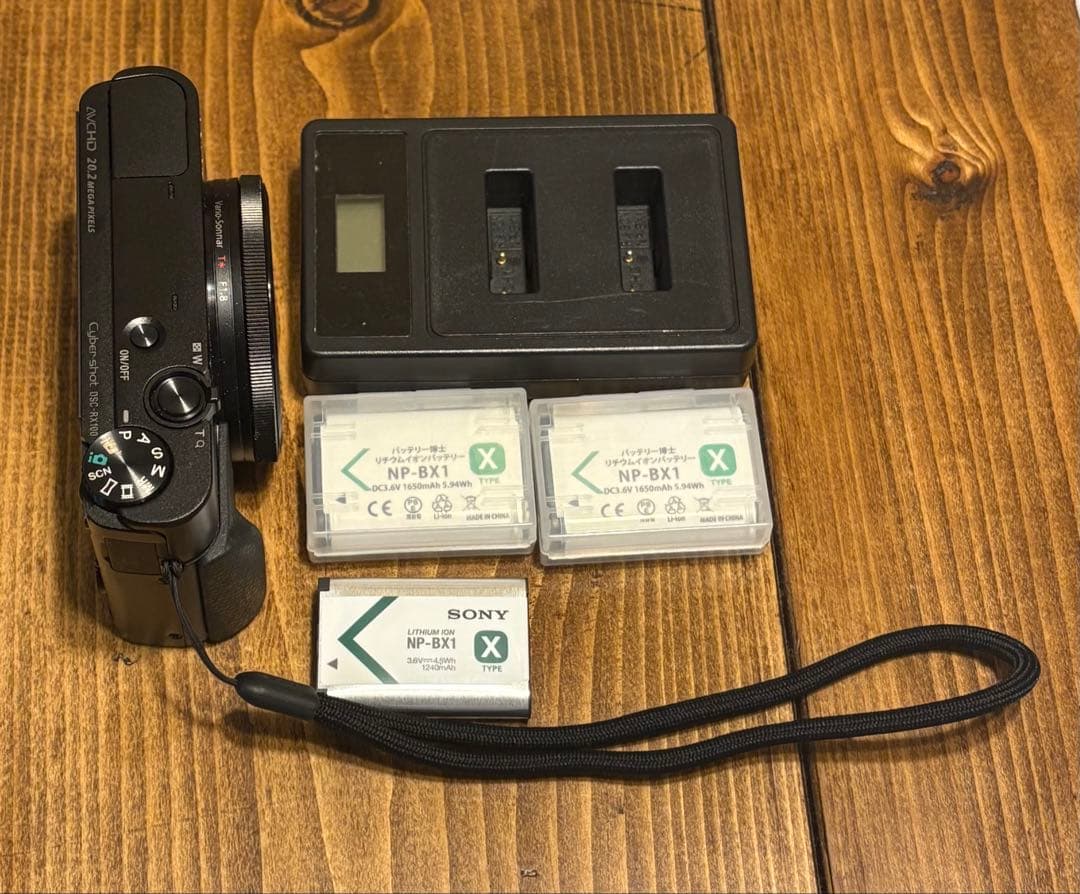 SONY RX100 初代、予備バッテリー、Zeiss製ケース付き