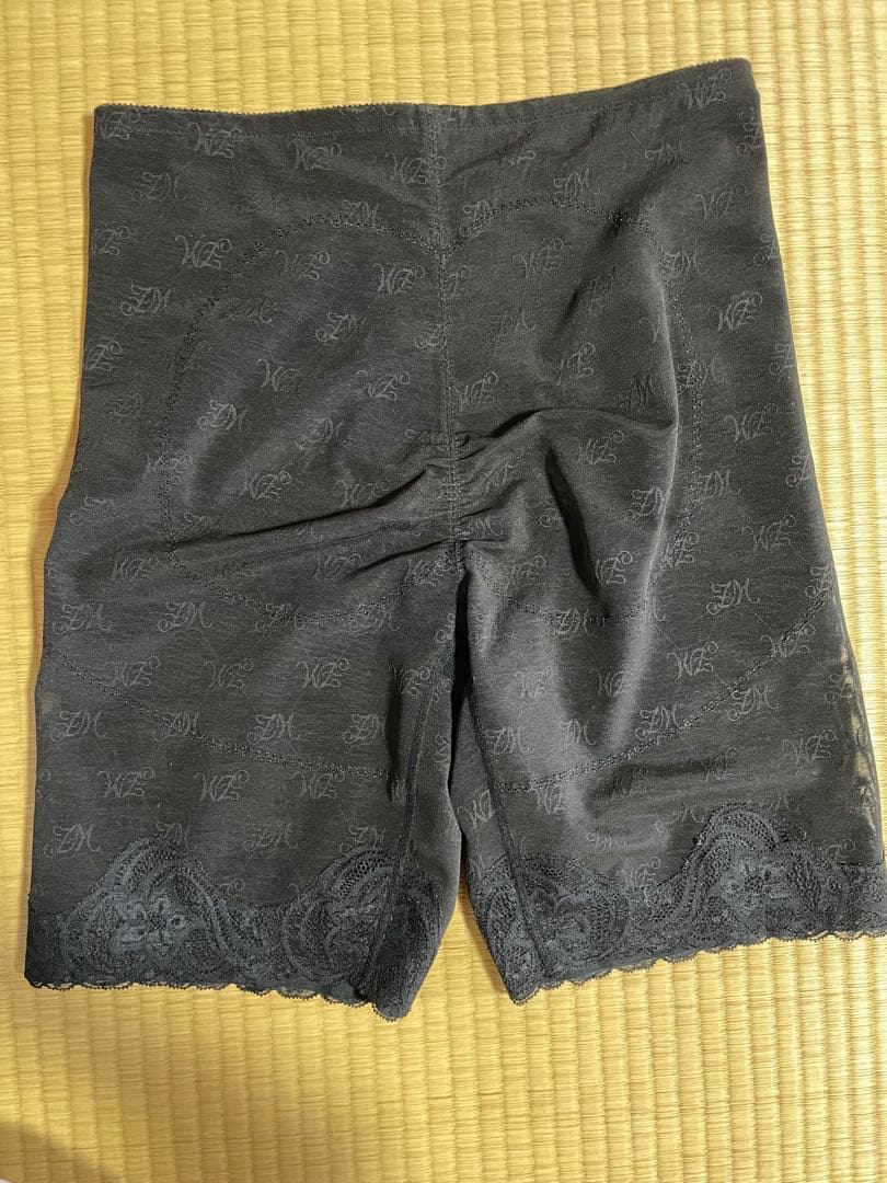 ブラック マミエール　ガードル　洗濯済　補正下着　98