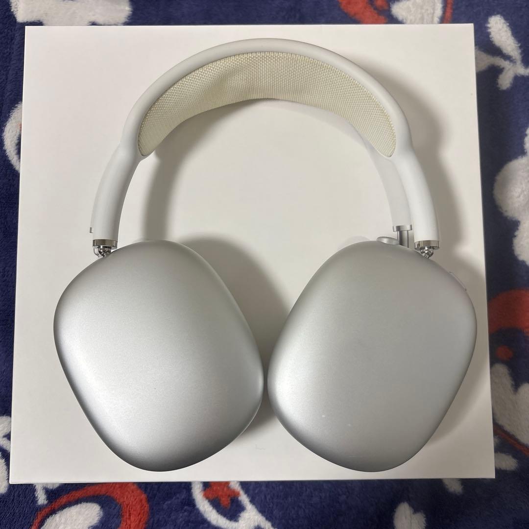 AirPods Maxシルバー