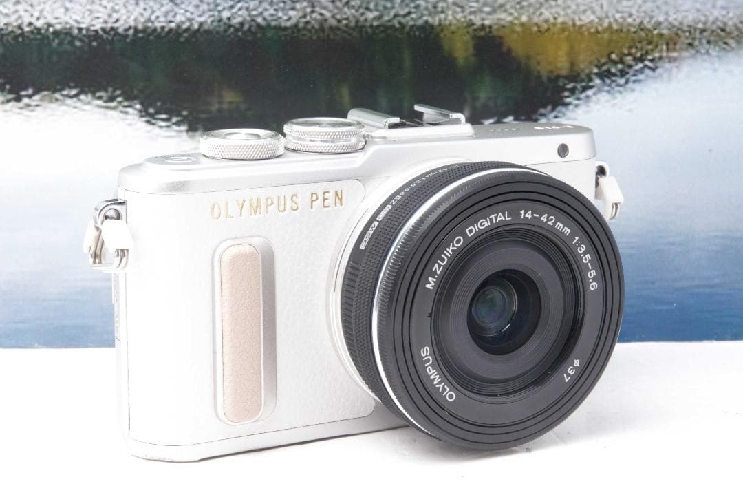 オリンパス　OLYMPUS E-PL8 箱付き