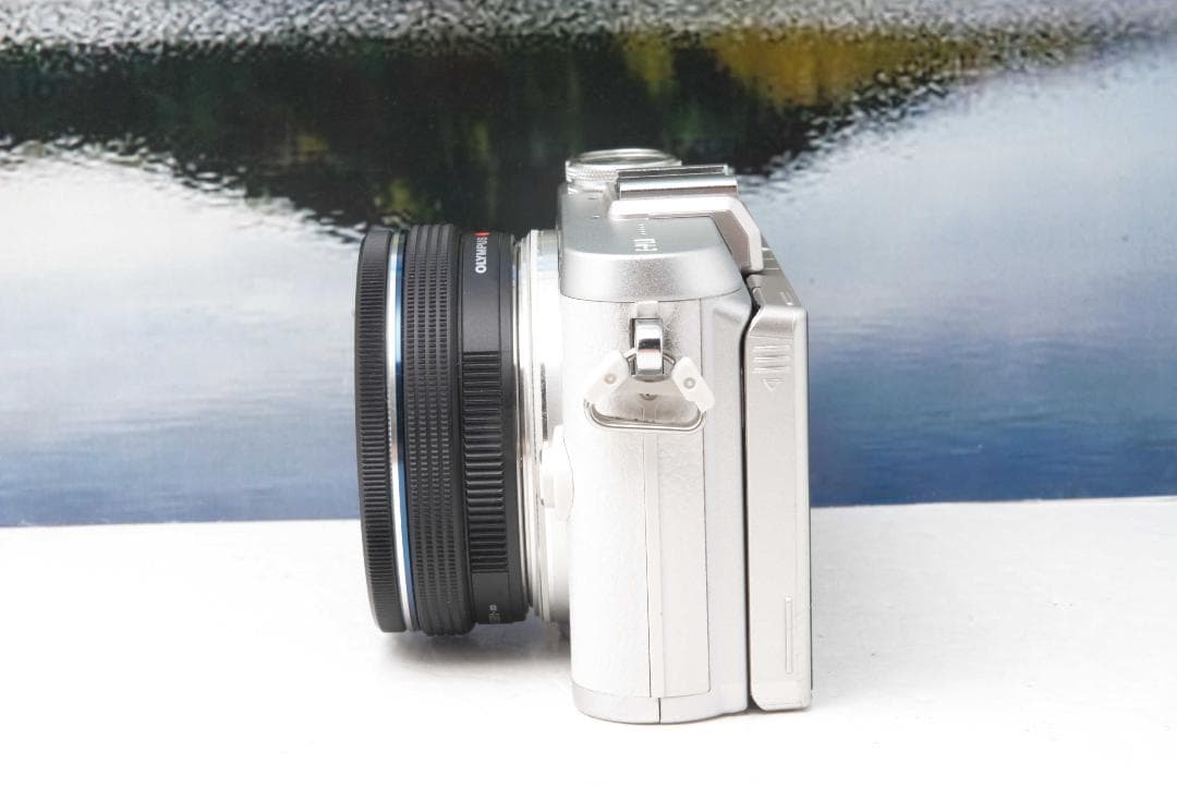 オリンパス　OLYMPUS E-PL8 箱付き