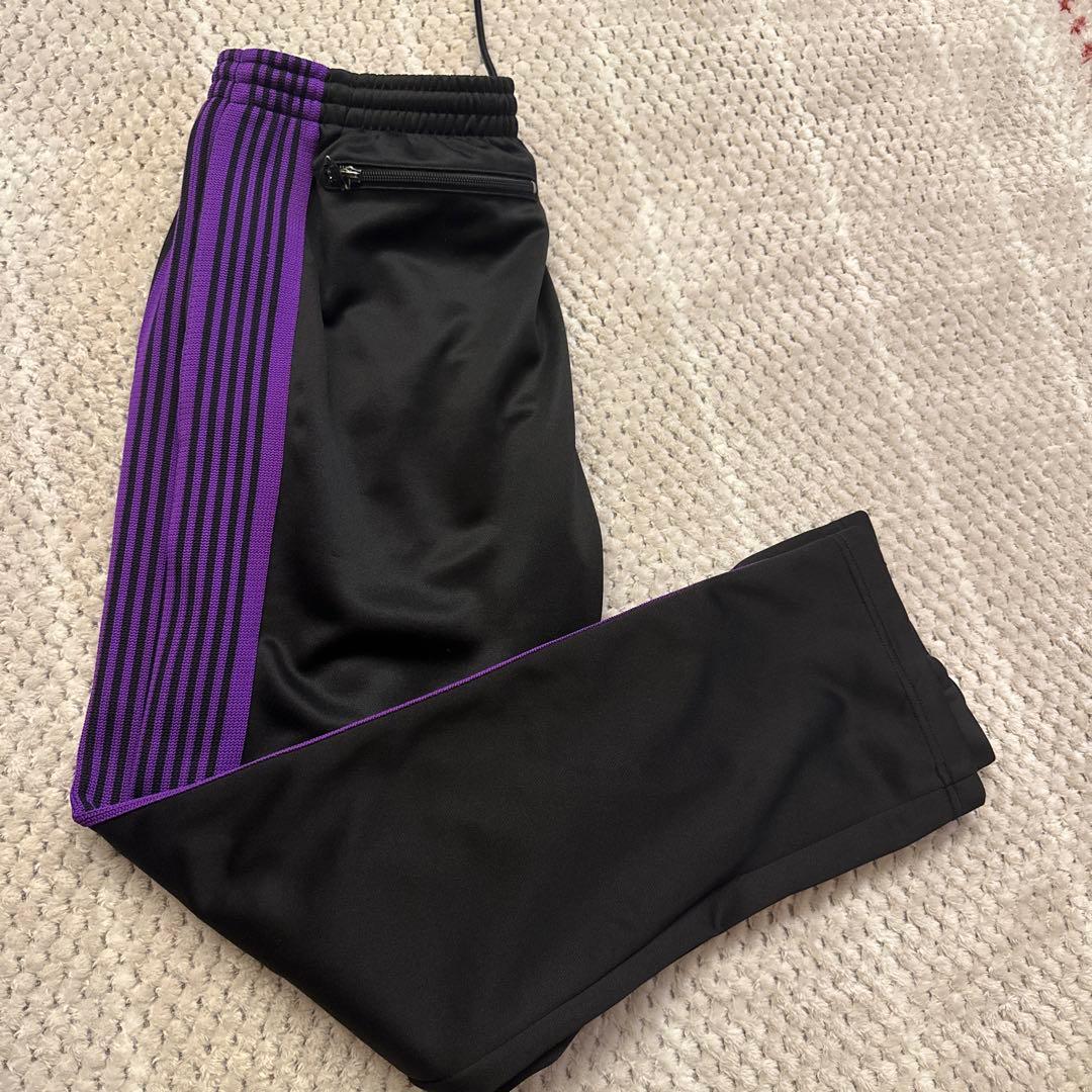 needlesサイドストライプパンツ ブラック/パープル - メルカリ
