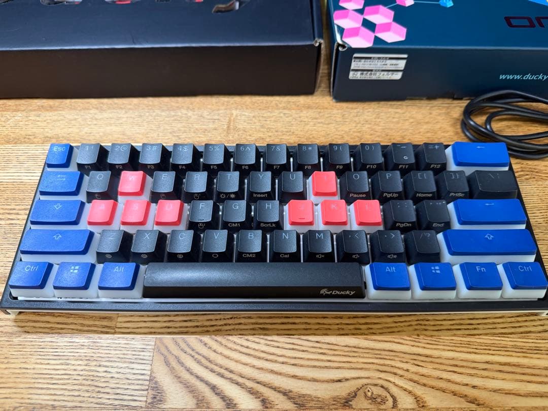 Ducky One 2 mini（静音赤軸 US配列）とキーキャップのセット - メルカリ