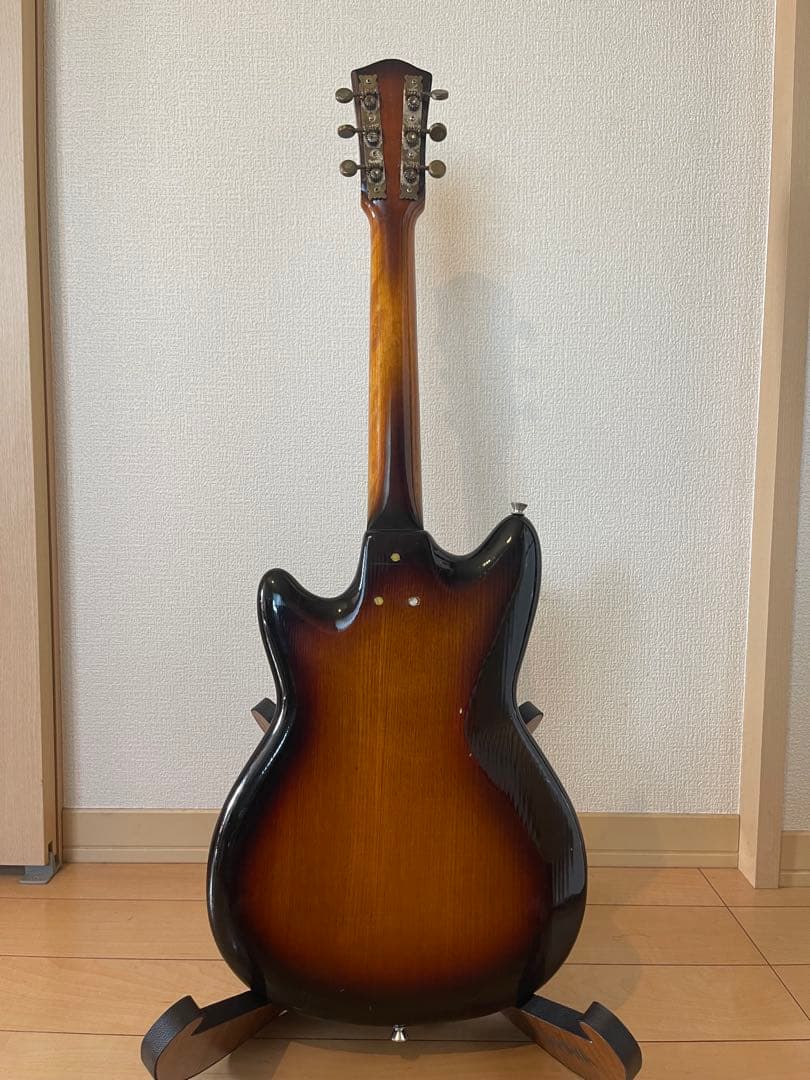 傍に置きたいミニギター melody maker? mustang?サンバースト - メルカリ