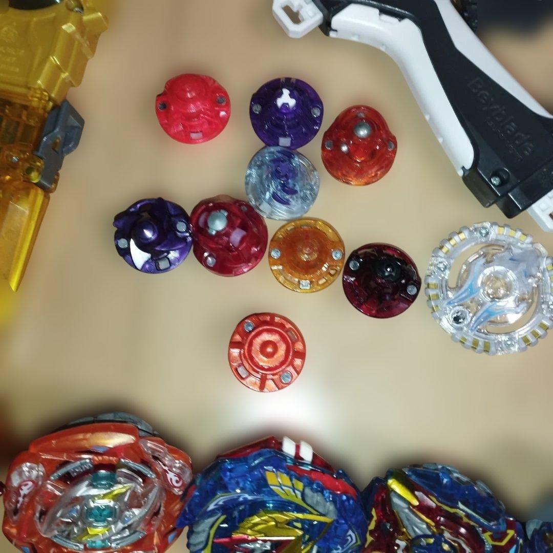 激安　ベイブレードバースト　3.3kg 大量　まとめ売り