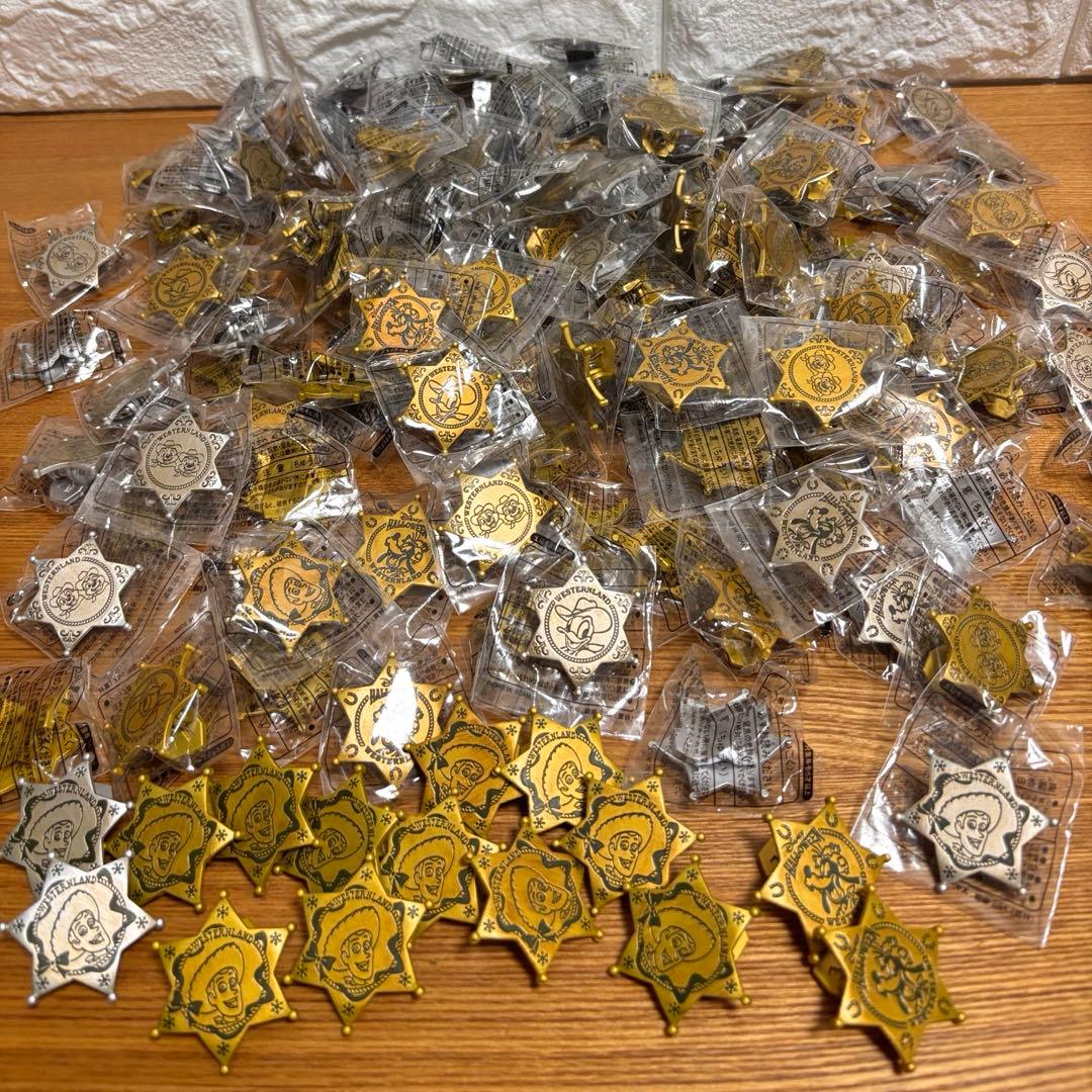 バラ売り可 ディズニー シューティングギャラリー 保安官バッジ 116点 ディズニーランド 保安官バッジ 3個セット シューティングギャラリー