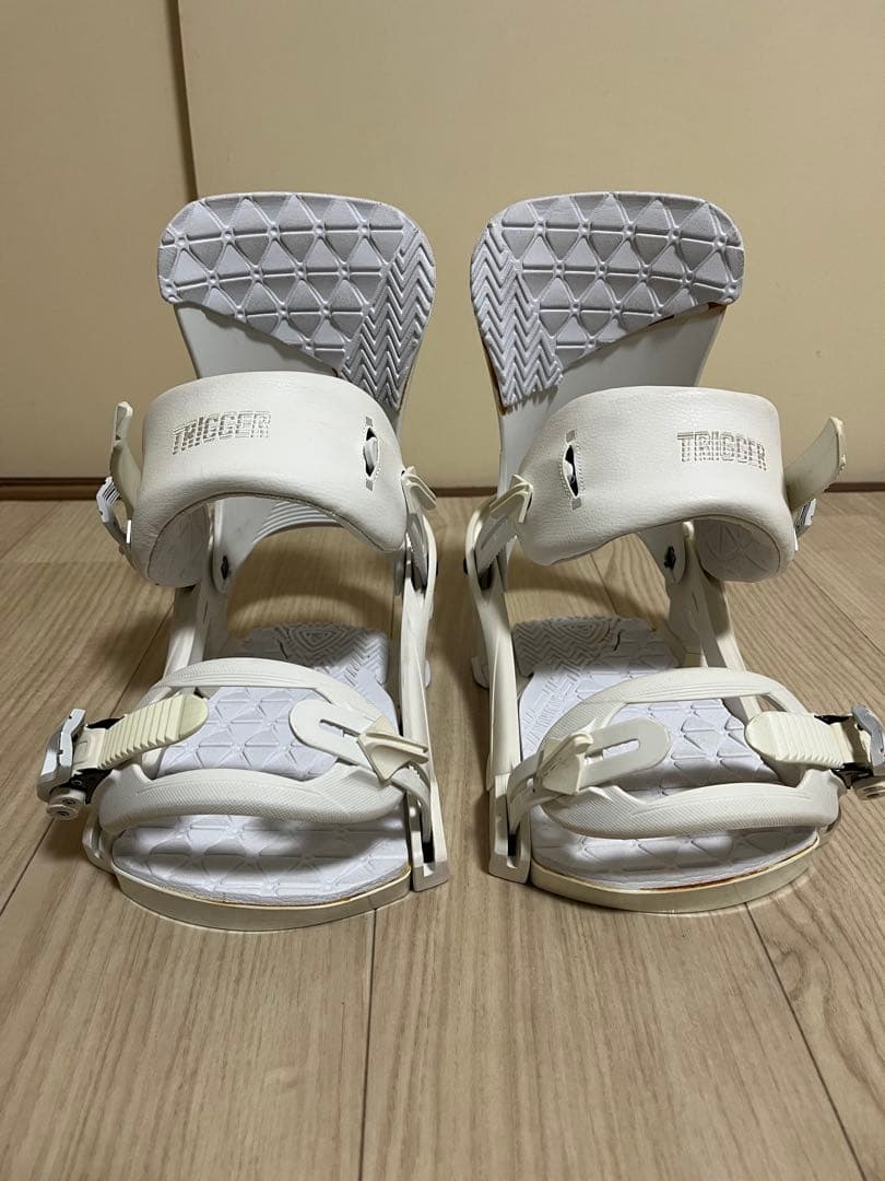 サロモン　トリガー　ビンディング ホワイト Mサイズ SALOMON（サロモン） [日本正規品]スノーボード ビンディング トリガー