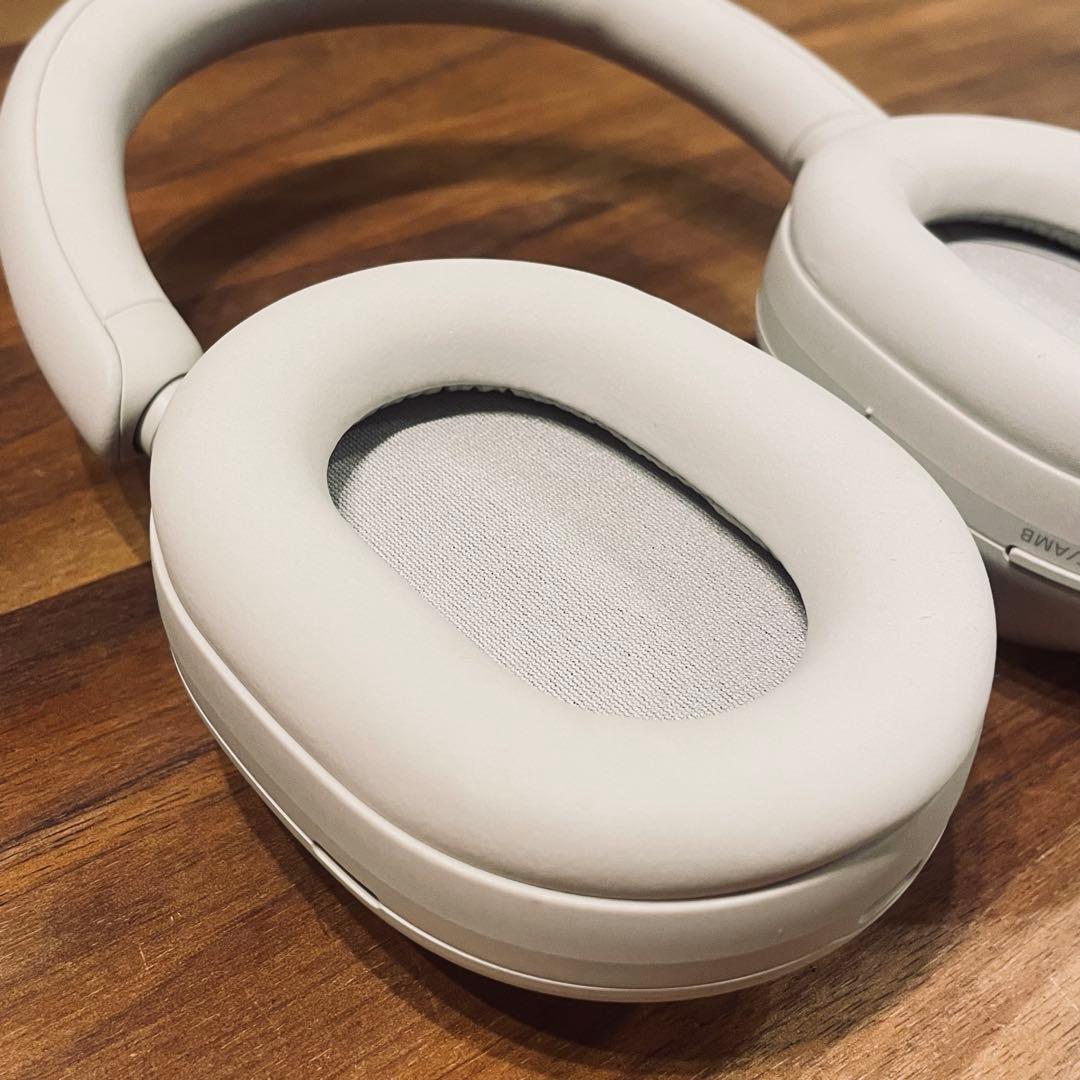 極美品 SONY WH-1000XM5 プラチナシルバー 完動品ノイキャン最高峰