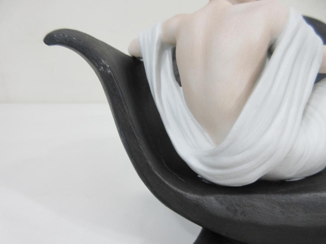 0907X ルイ・イカール ソファー 磁器 フィギュア