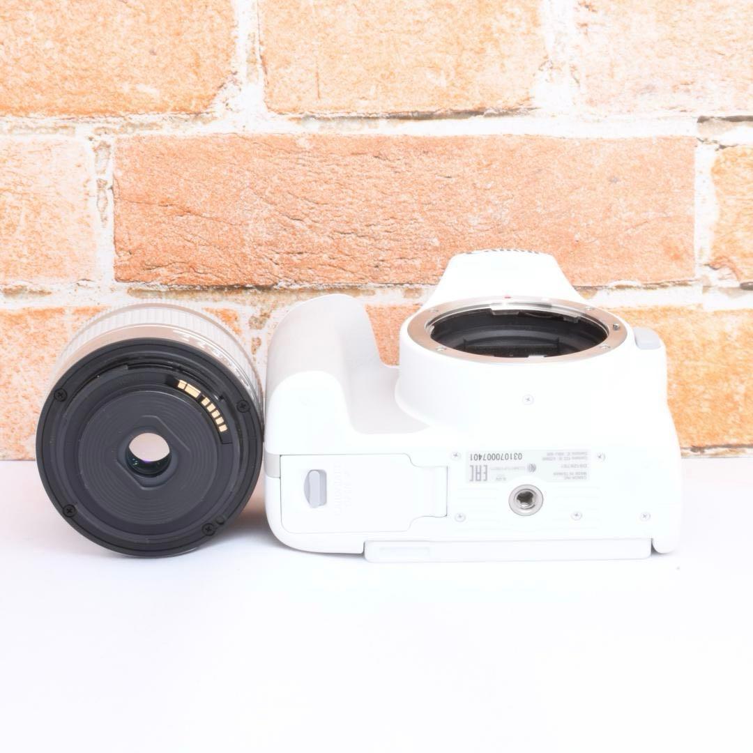 カメラバッグ付属✨Canon Kiss X10✨ホワイト✨Wi-Fi機能