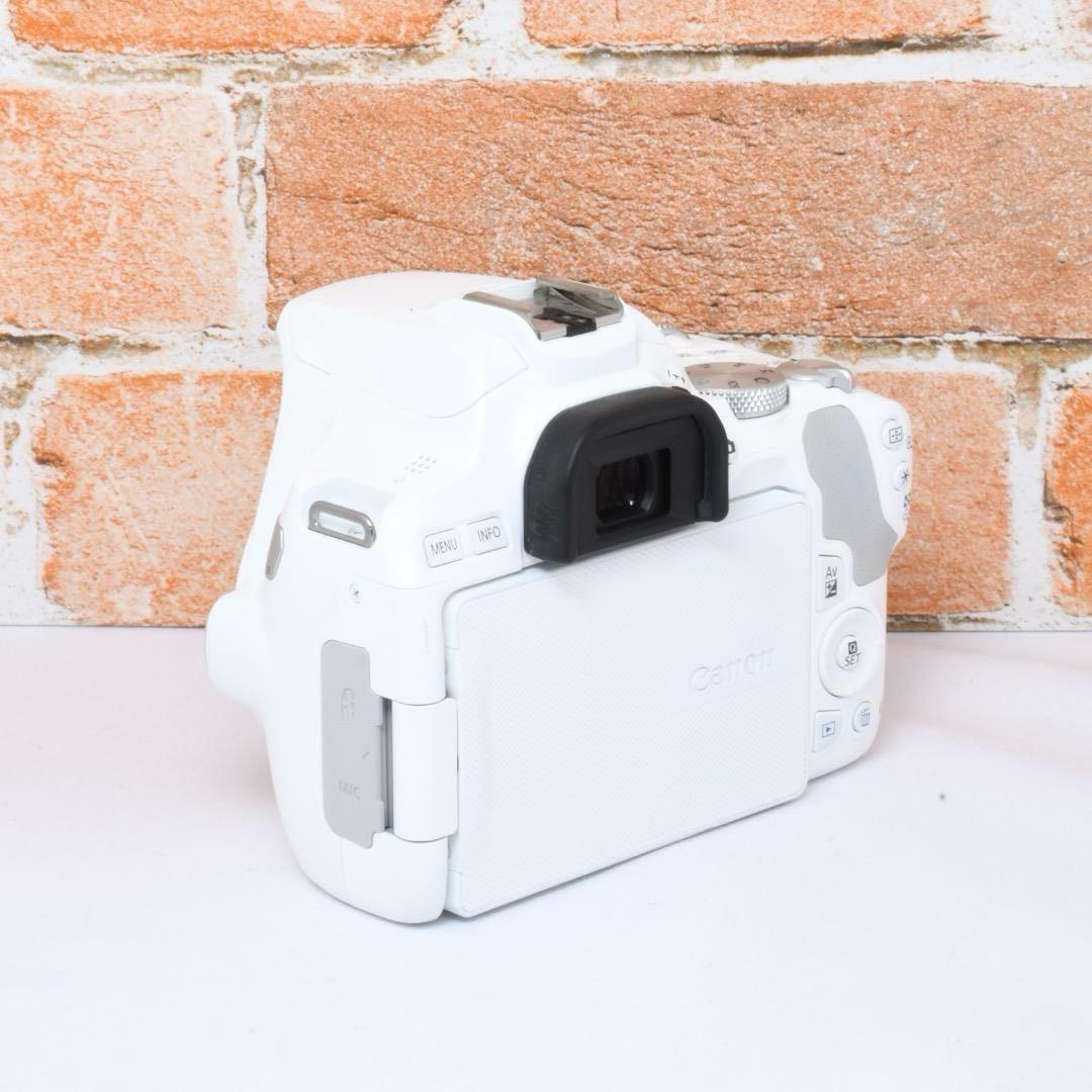 カメラバッグ付属✨Canon Kiss X10✨ホワイト✨Wi-Fi機能