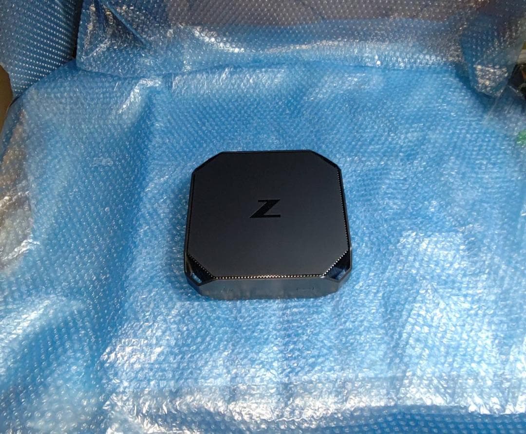 手乗りパソコン Z2改17 Gen10 Xeon M.2SSD HDD