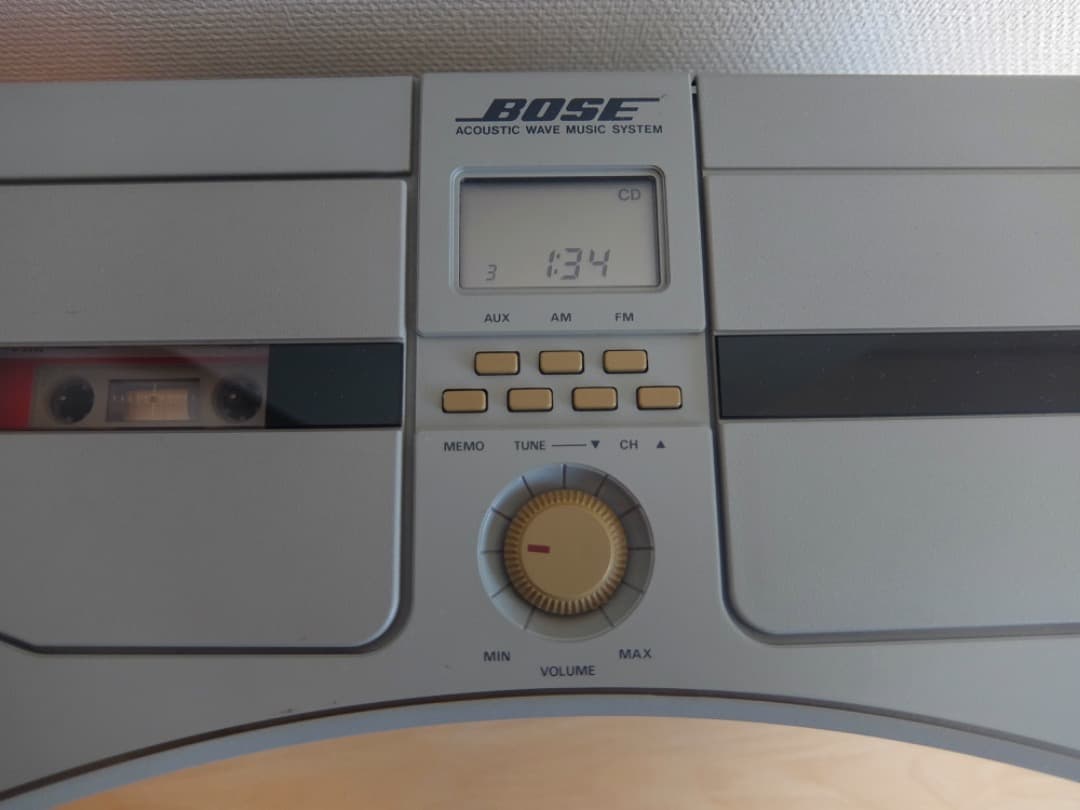 BOSE ボーズCDラジカセ AW-1D カセット可動、ラジオ受信可、CDやや難