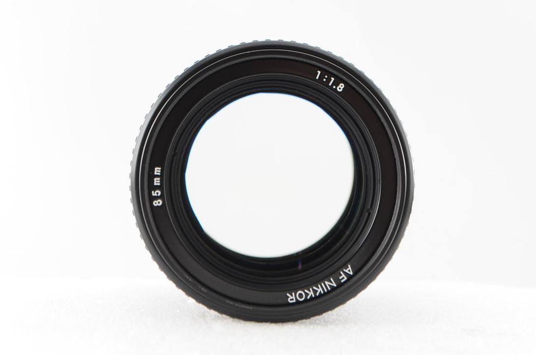 ★新品級　カビ、くもりなし★ Nikon AF NIKKOR 85mm f1.8