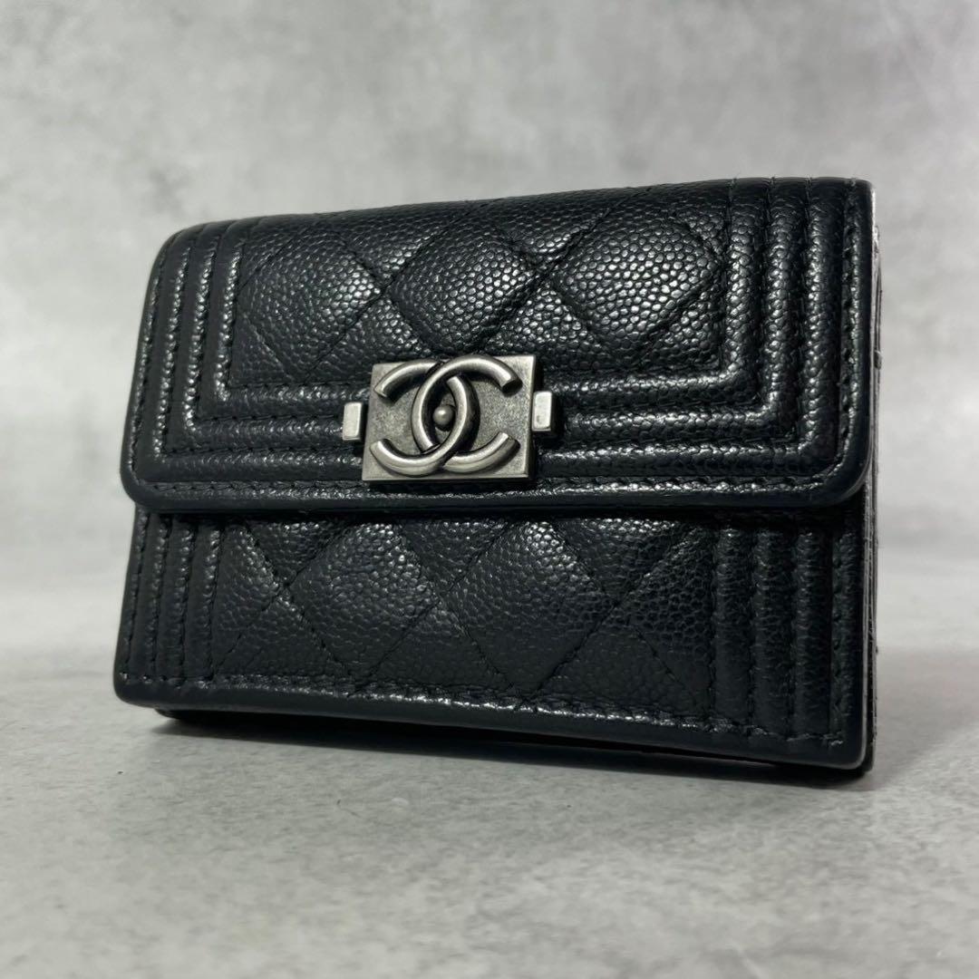 【極美品】CHANEL 三つ折り財布 キャビアスキン ボーイ ココ ブラック CHANEL（シャネル） 三つ折り財布 ボーイシャネル ココマーク スモール